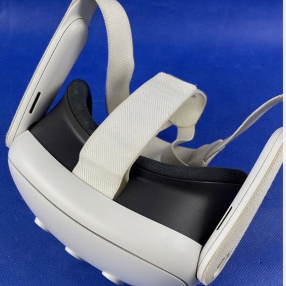 Meta Quest 3 512GB VR Headset - White(B) NPS - Picture 3 of 9